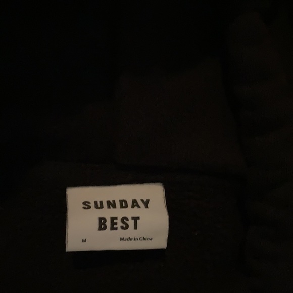 Black crop hoodie from Aritzia (M) - Picture 2 of 2